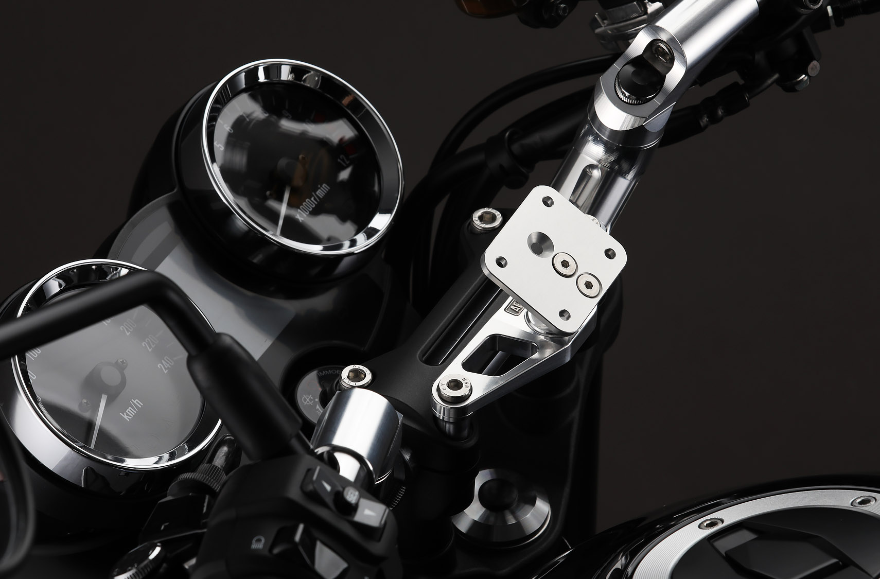 AELLA Navigation Stay for Kawasaki Z900RS / Cafe (Yupitel / Garmin) AELLA Navigation Stay for Kawasaki Z900RS / Cafe (Yupitel / Garmin)